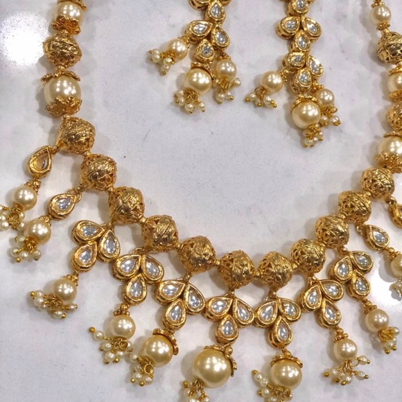 Gold Plated Kundan Necklace and Earring Set - Picture 5 of 5